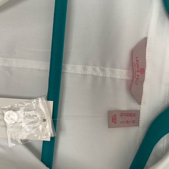 White shirt 3/4 button down shirt, slight bell sleeve - Picture 2 of 5